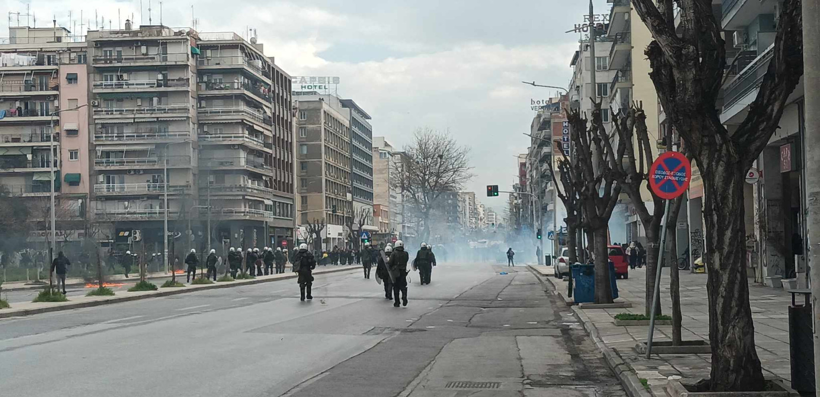 Θεσσαλονίκη: Στον εισαγγελέα οι τρεις συλληφθέντες για τα χθεσινά επεισόδια κατά την πορεία για τα Τέμπη