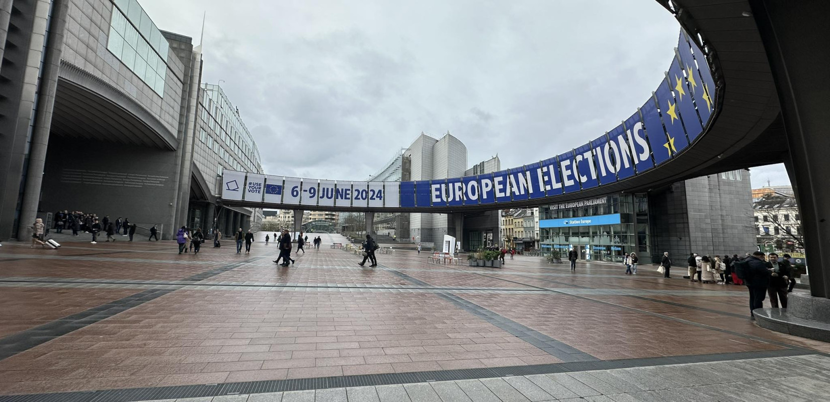 Σε ρυθμούς ευρωεκλογών οι Βρυξέλλες - Μετράνε αντίστροφα για τις κάλπες (βίντεο, φωτ.)