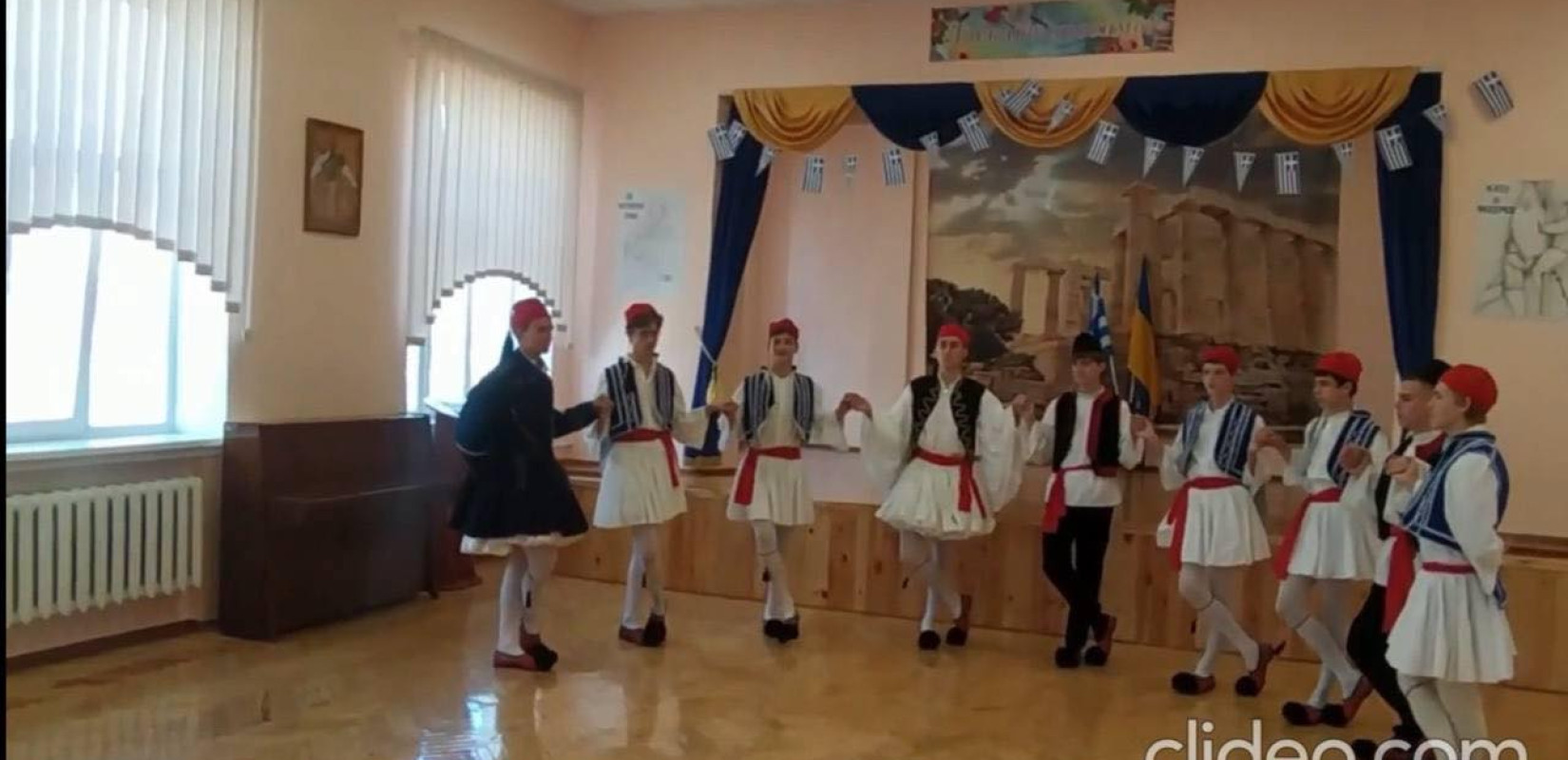 Υπό τις δύσκολες συνθήκες του πολέμου γιορτάστηκε και φέτος από τον ελληνισμό της Ουκρανίας η 25η Μαρτίου (φωτ.)