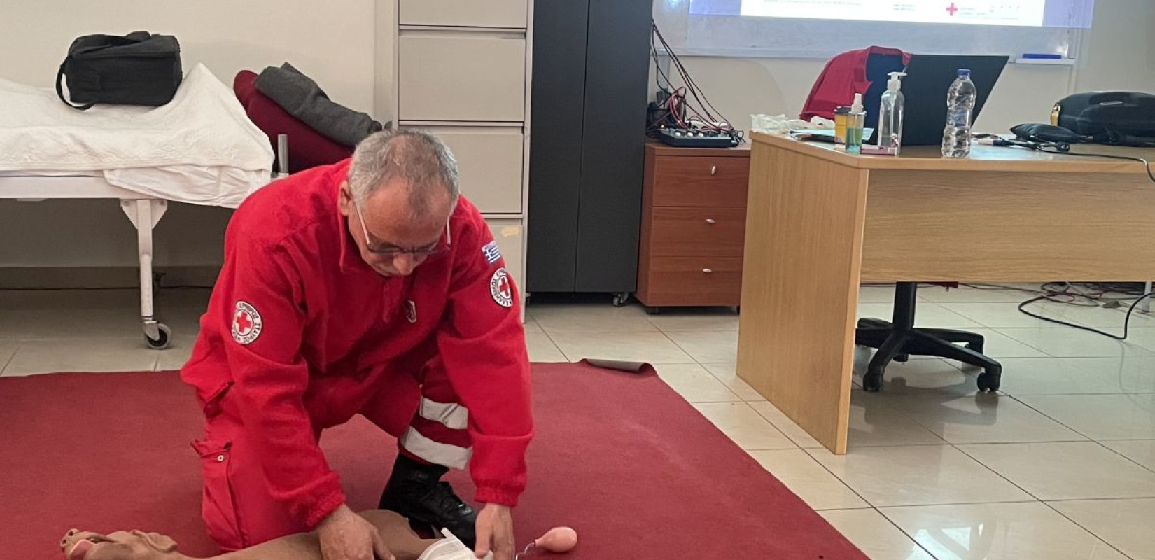Θεσσαλονίκη: Ξεκίνησαν τα μαθήματα Πρώτων Βοηθειών για σκύλους από τον Ελληνικό Ερυθρό Σταυρό