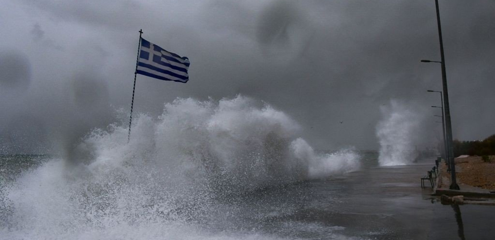 Αναμένονται θυελλώδεις άνεμοι έως και 9 μποφόρ - Η «δυσκολότερη» μέρα αύριο με υψηλό κίνδυνο εκδήλωσης πυρκαγιάς