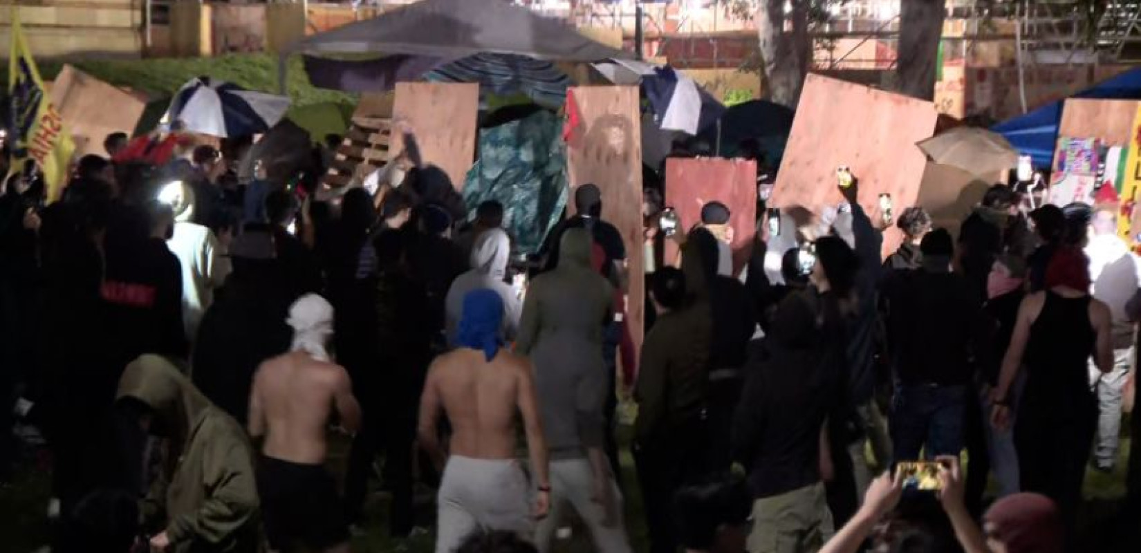 Σε κρίση τα αμερικανικά πανεπιστήμια: Οι διαδηλώσεις αντικείμενο πολιτικής αντιπαράθεσης (βίντεο)