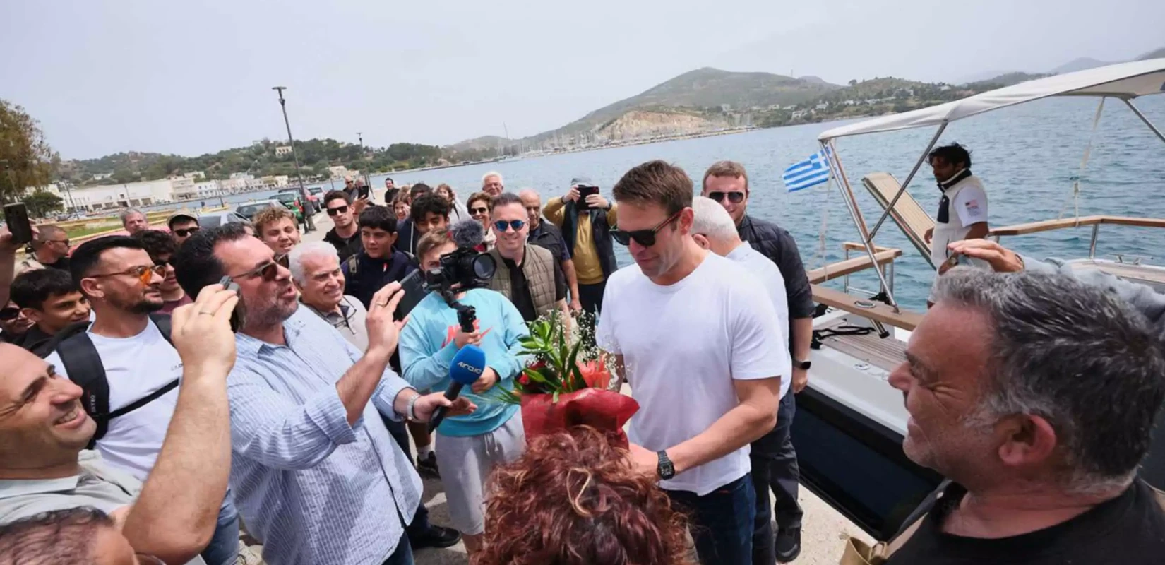 Απόλυτα ικανοποιημένος από την περιοδεία του στα νησιά του Αιγαίου ο Στέφανος Κασσελάκης