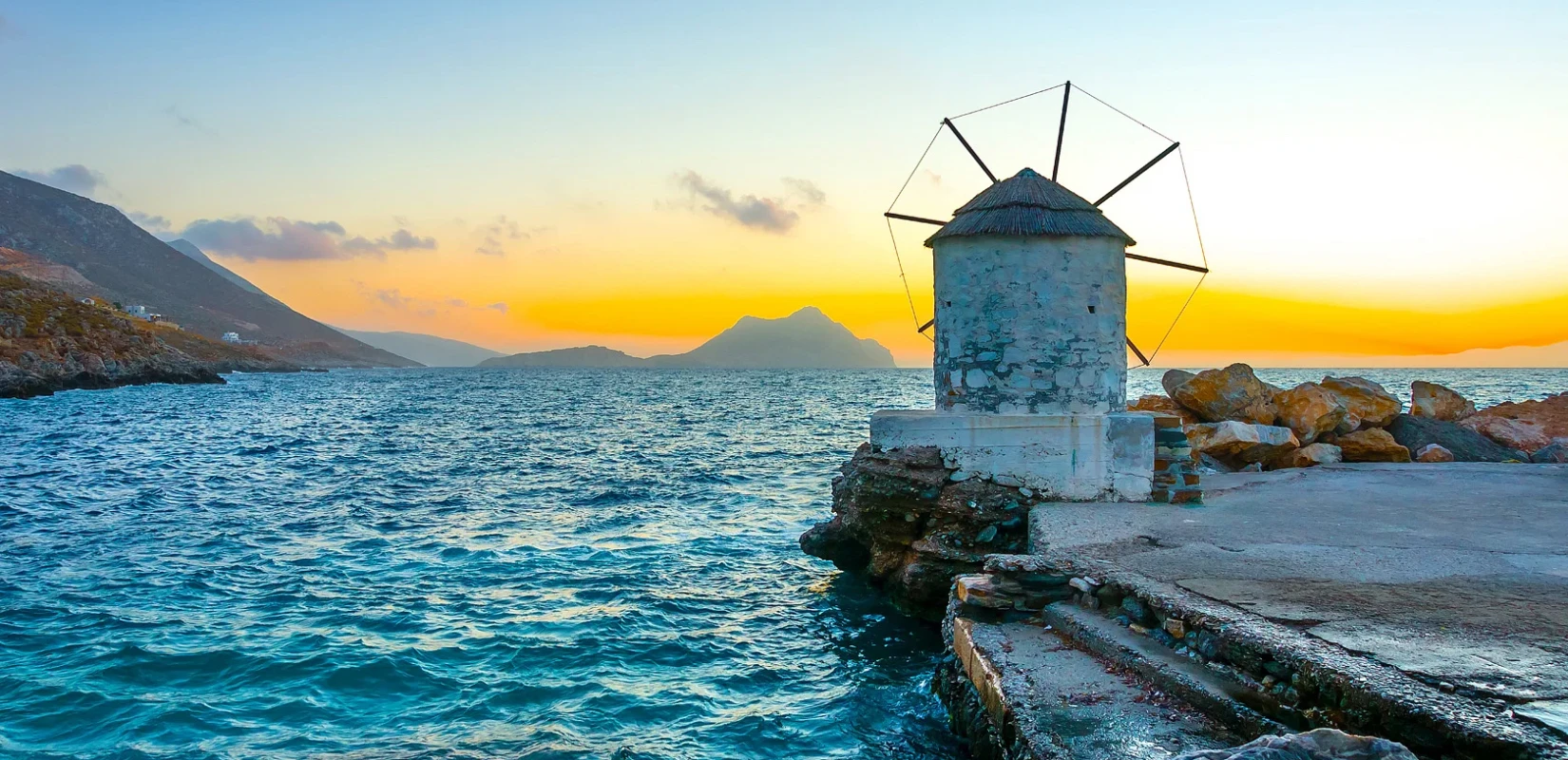 Τα δέκα πιο όμορφα ελληνικά νησιά που «κλέβουν» την καρδιά των Βρετανών