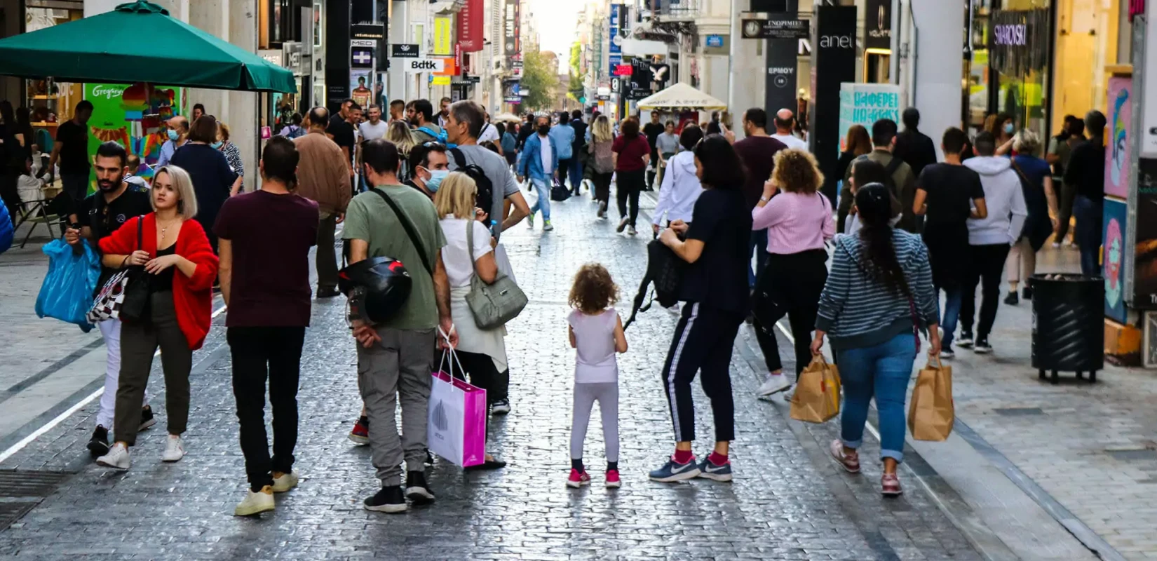 Έρευνα της diaNEOsis: Τι πιστεύουν σήμερα οι Έλληνες, πώς ζουν και ποιους εμπιστεύονται