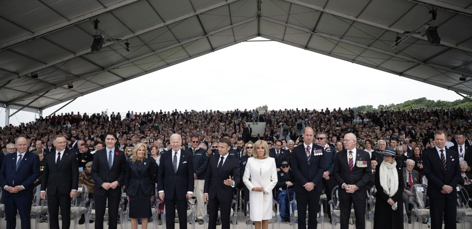 D-Day: 80 χρόνια από την απόβαση στη Νορμανδία -  Λαμπρές εκδηλώσεις, υψηλοί προσκεκλημένοι (βίντεο, φωτ.)