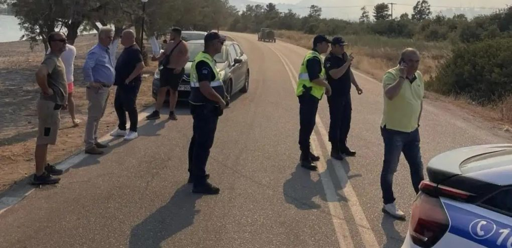 Μαίνονται διάσπαρτες εστίες φωτιάς στην Αργολίδα