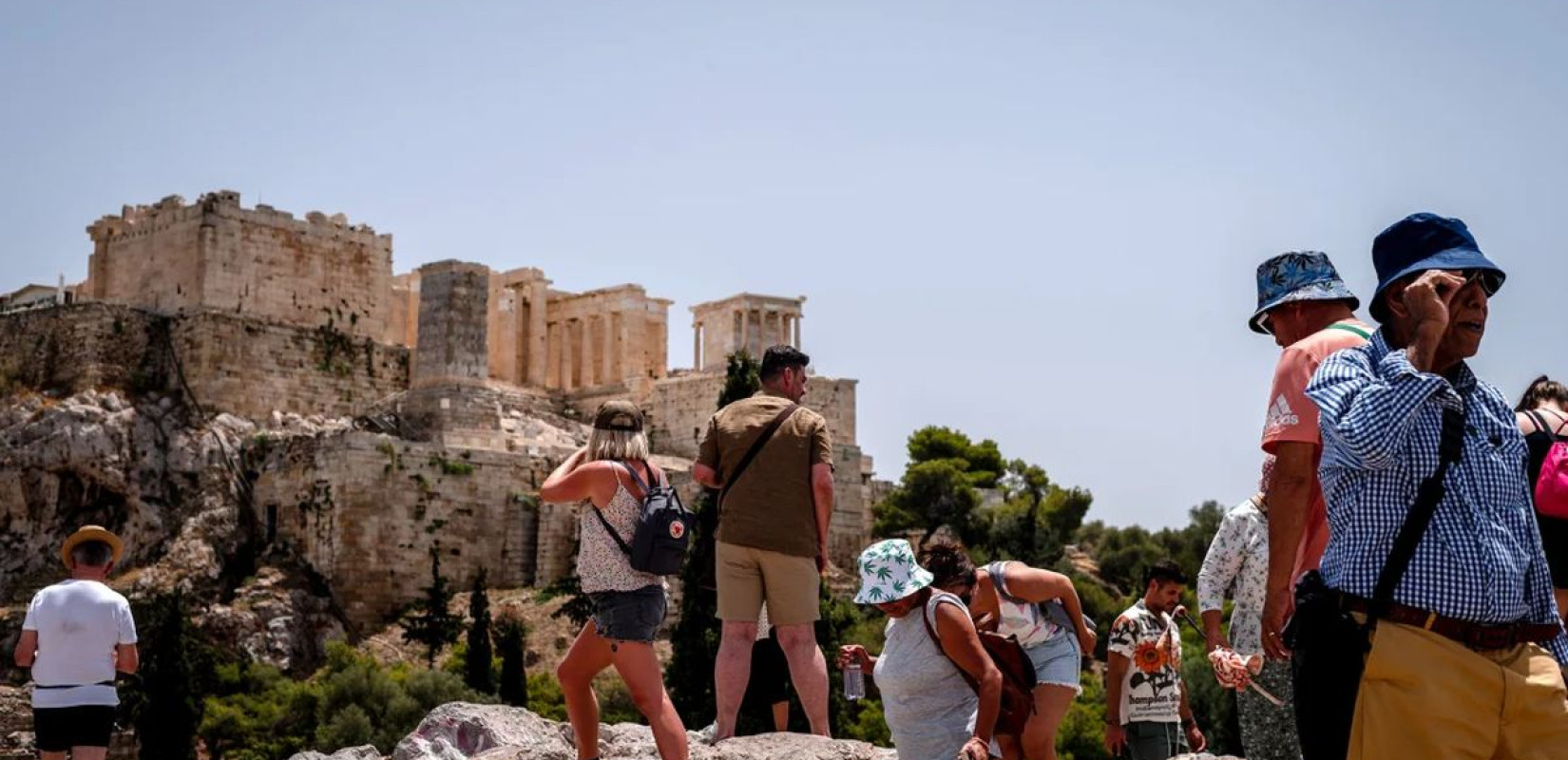 Οι καύσωνες αλλάζουν τον χάρτη του τουρισμού στην Ευρώπη - Πώς επηρεάζεται η Ελλάδα, σύμφωνα με ανάλυση του CNN