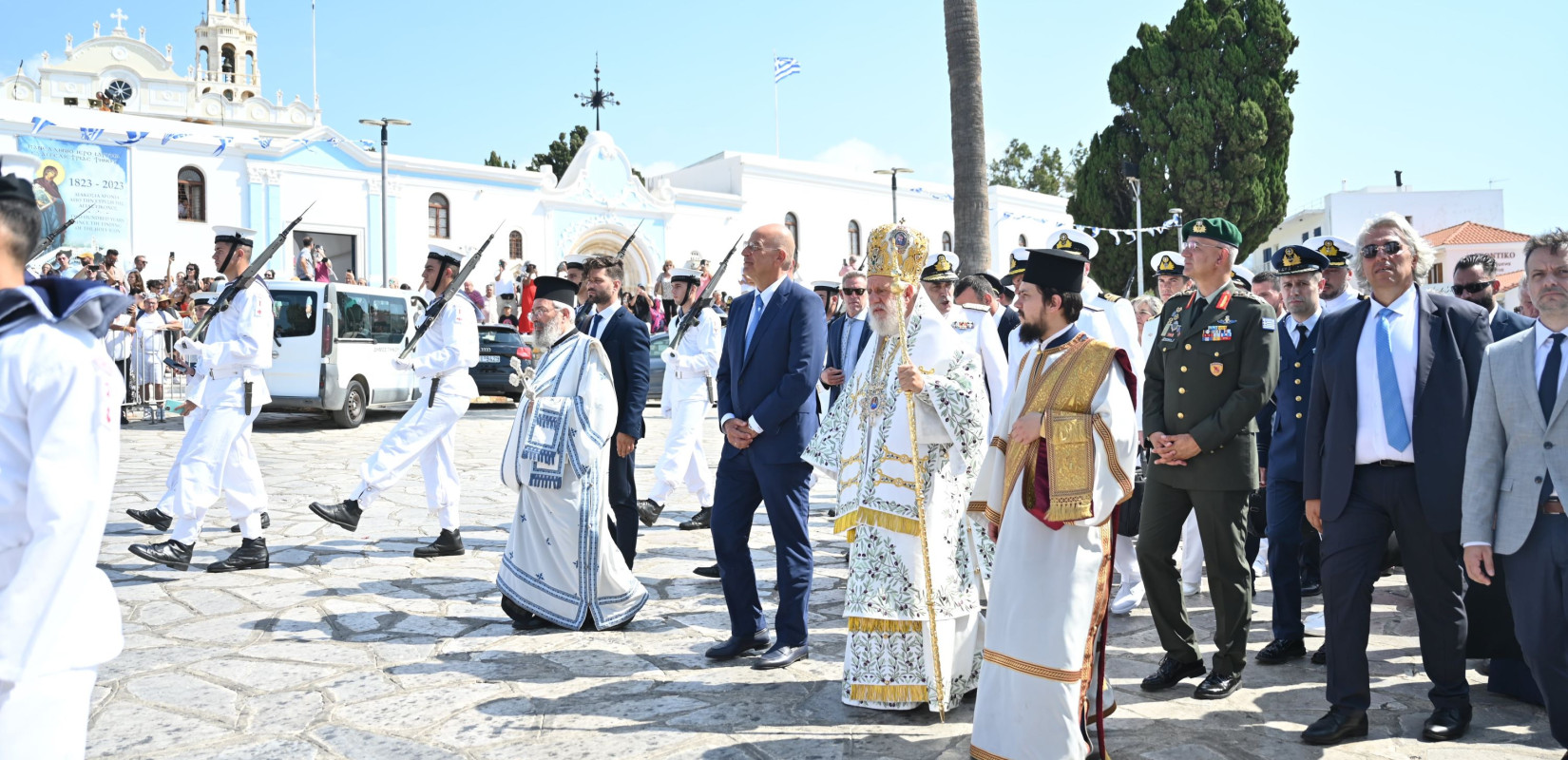 Ο Ν. Δένδιας από την Τήνο: «Κάθε ημέρα η πατρίδα μας γίνεται ισχυρότερη, δυνατότερη»