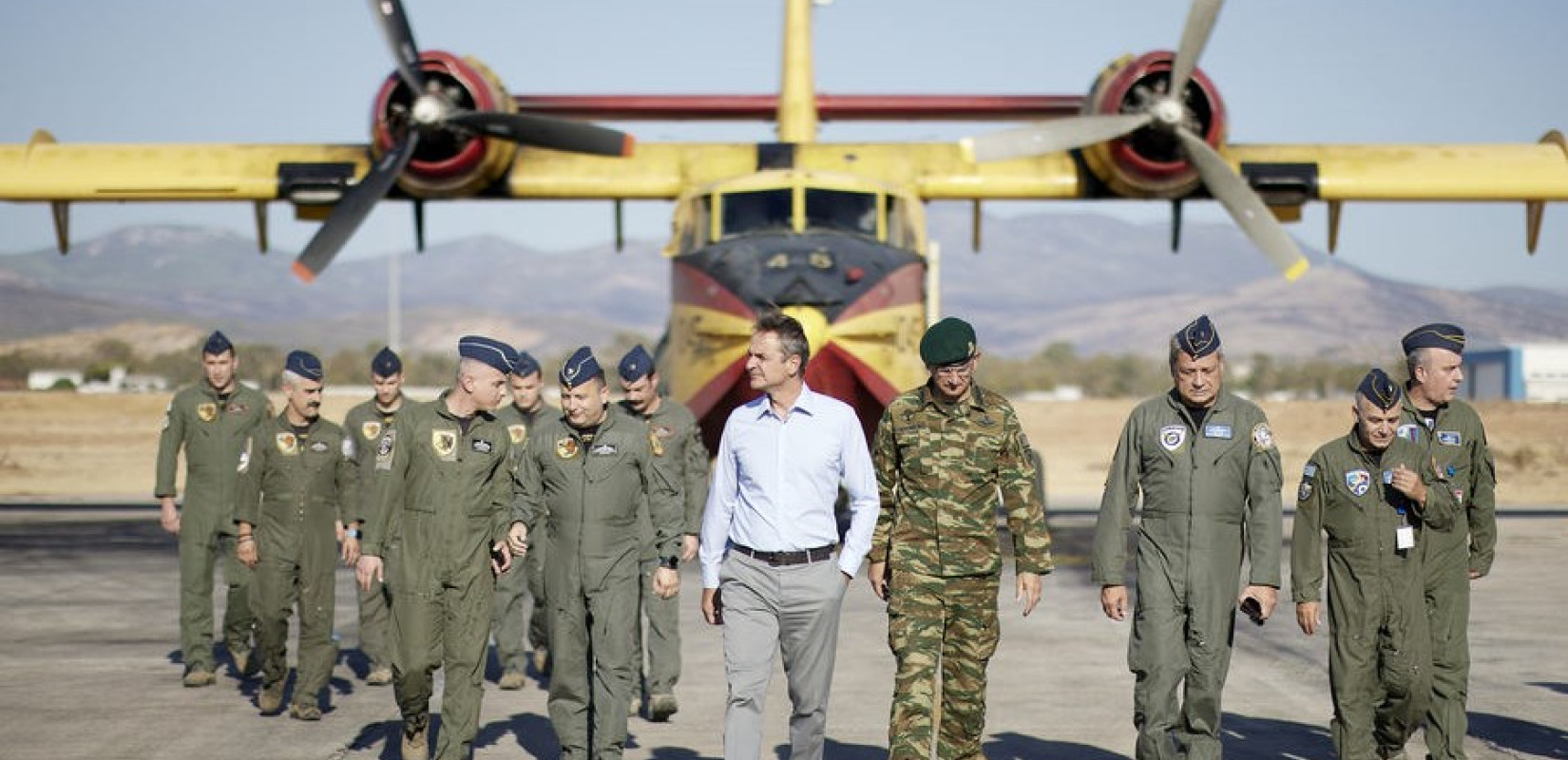 Οι κοκορομαχίες για τις πυρκαγιές, τα drones στο Πανόραμα και ο Πάχτας που στηρίζει την Άννα. Γράφει ο Μποξέρ*