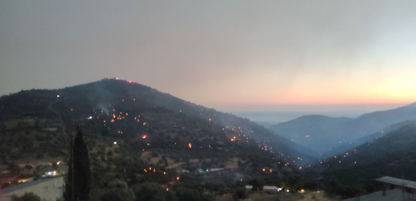 Τρίτη ημέρα φωτιάς στο Ρέθυμνο: Αισιοδοξία για την πορεία και το αποτέλεσμα της πυρόσβεσης (φωτ.)