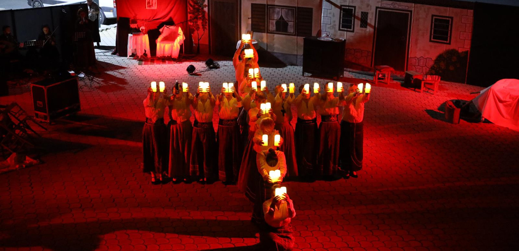 Ωραιόκαστρο: Καθηλωτική η παράσταση «Η φλόγα της μνήμης»