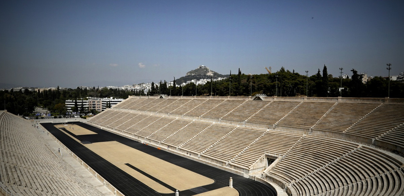 Αλληλεγγύη για τα Τέμπη: Αγοράζουν εισιτήρια και τα χαρίζουν για να στηρίξουν τον Σύλλογο