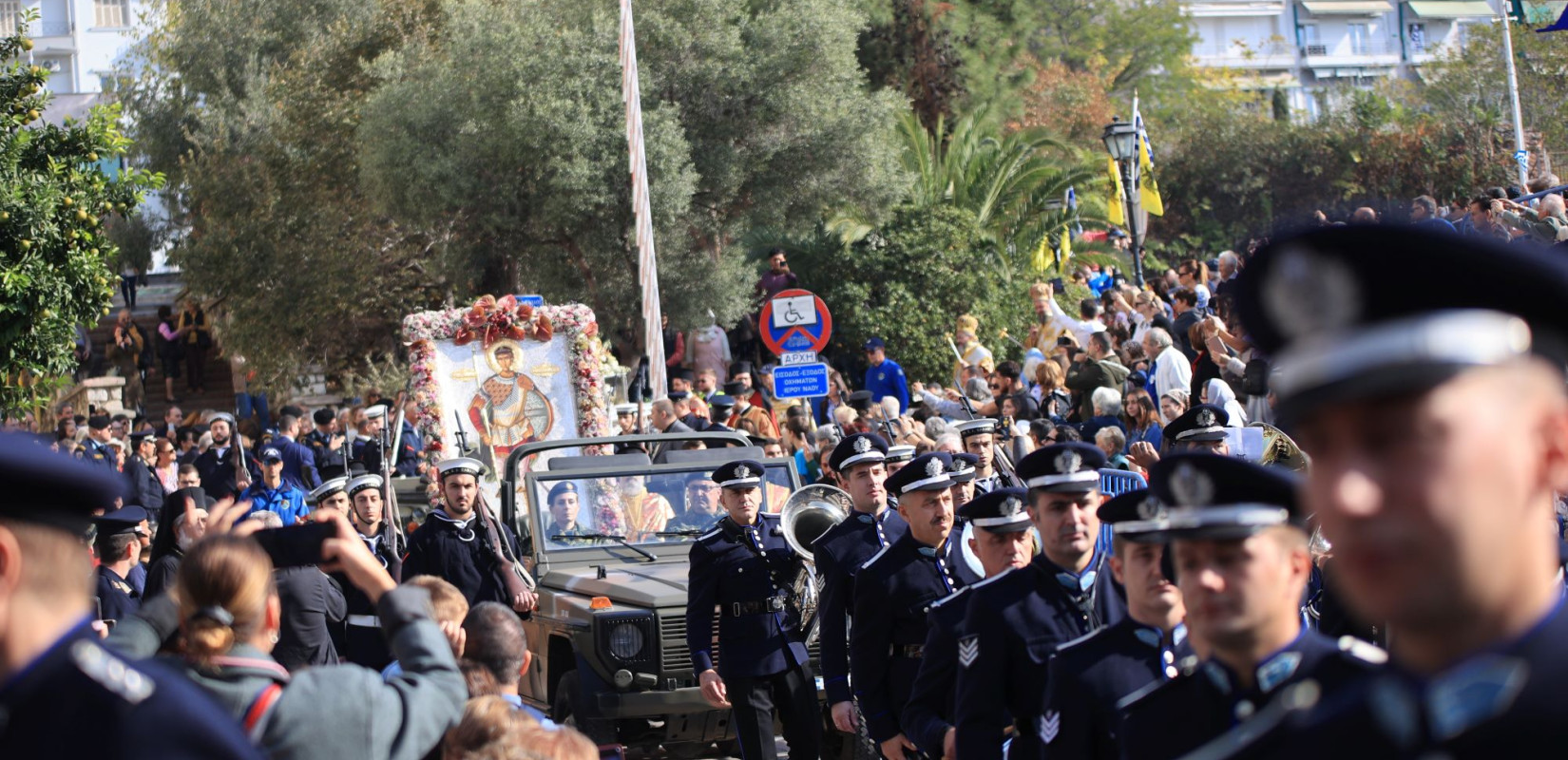 Θεσσαλονίκη: Με κατάνυξη η λιτανεία των εικόνων του Αγίου Δημητρίου και της Παναγίας Φανερωμένης (φωτ.)