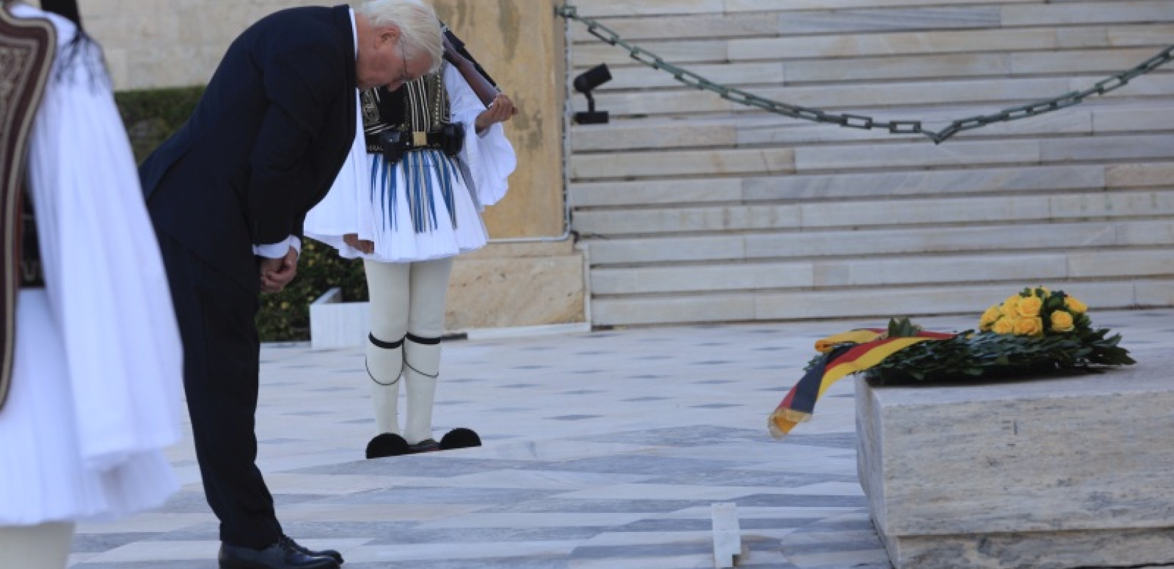 Το θέμα των γερμανικών επανορθώσεων έθεσαν Σακελλαροπούλου και Μητσοτάκης στον Σταϊνμάιερ - Θεωρείται λήξαν, απάντησε