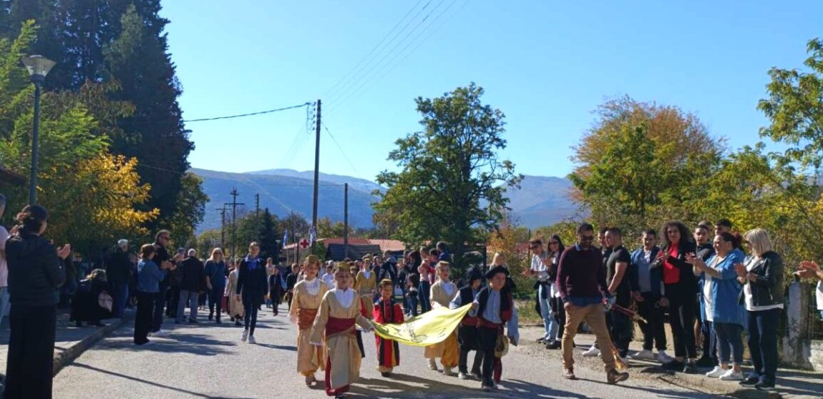 Ξάνθη: Μαθητές από την Βούλα Αττικής παρέλασαν στην ορεινή Σταυρούπολη