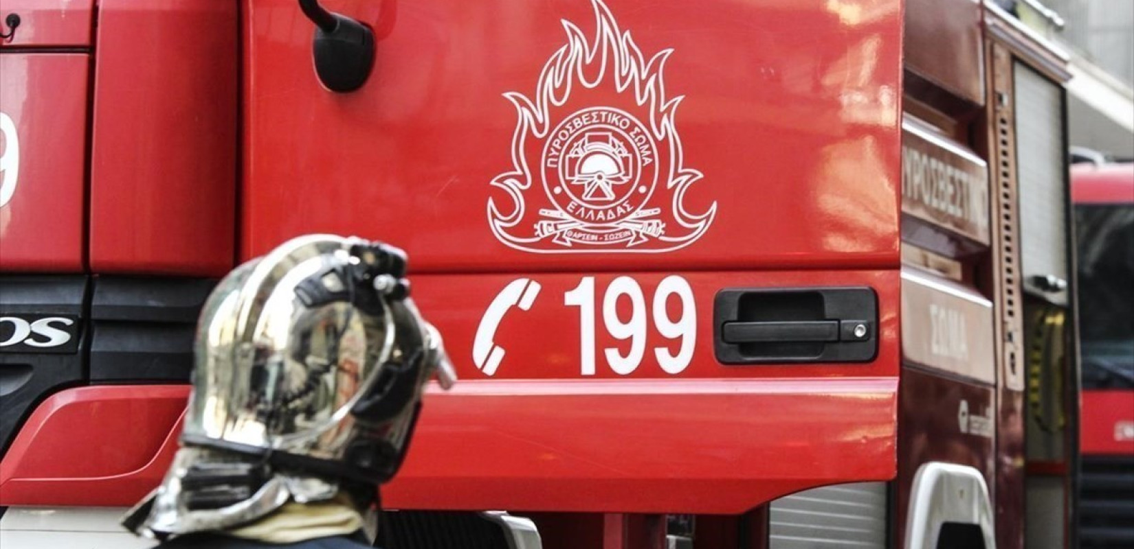 Φωτιά σε σκουπίδια και ξερά χόρτα στη Σταυρούπολη (Βίντεο)