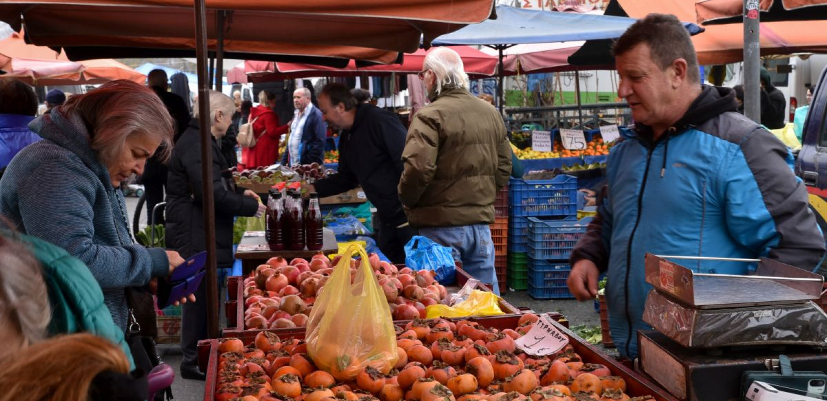 Το 95% των πολιτών αγοράζει τρόφιμα κάθε κατηγορίας από τις λαϊκές αγορές