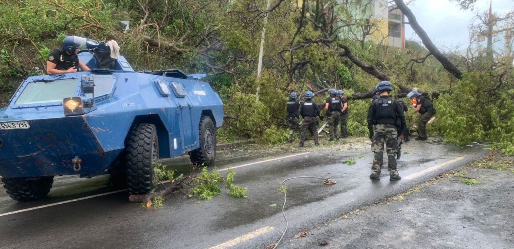 Έφτασαν τους 31 οι νεκροί στη γαλλική Μαγιότ από τον κυκλώνα Σίντο - Ισοπεδώθηκαν οικοδομικά τετράγωνα (βίντεο)