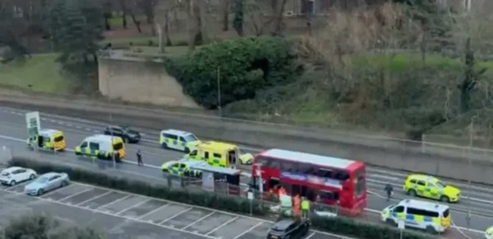 Λονδίνο: Μαχαίρωσαν μέχρι θανάτου 14χρονο σε λεωφορείο (βίντεο)