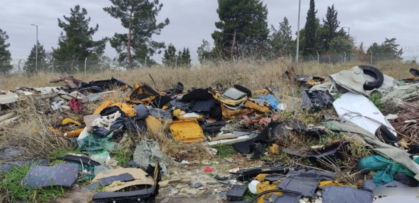 Θεσσαλονίκη: Συνελήφθησαν ξανά για περιβαλλοντική ρύπανση - Διέλυαν τουριστικά λεωφορεία (φωτ.)