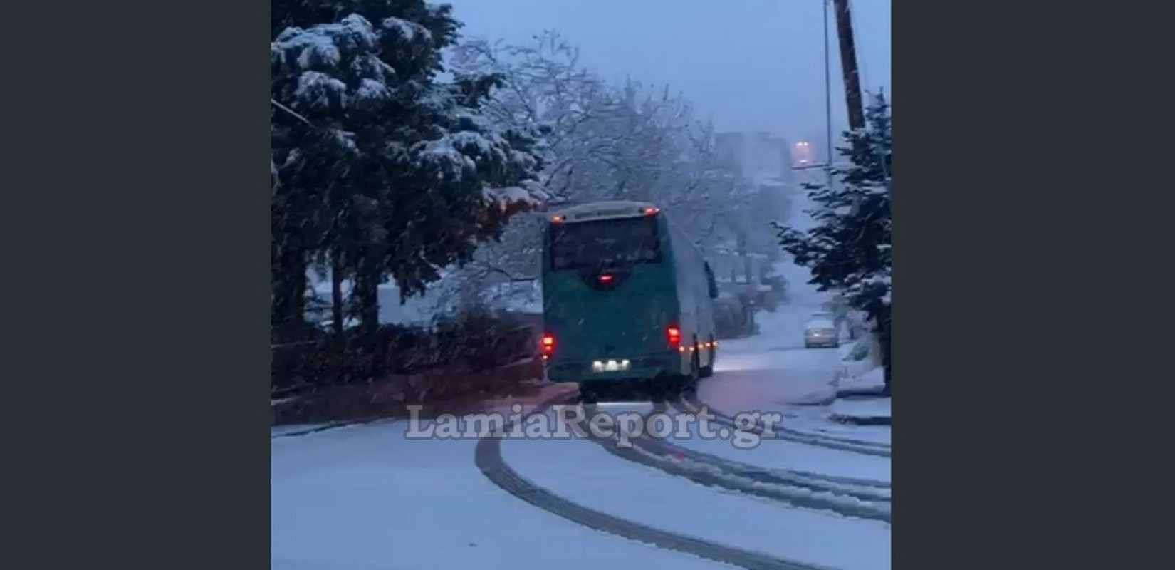 Λαμία: Σχολικό λεωφορείο κόλλησε στα χιόνια - Περιπέτεια για τους μαθητές (βίντεο)