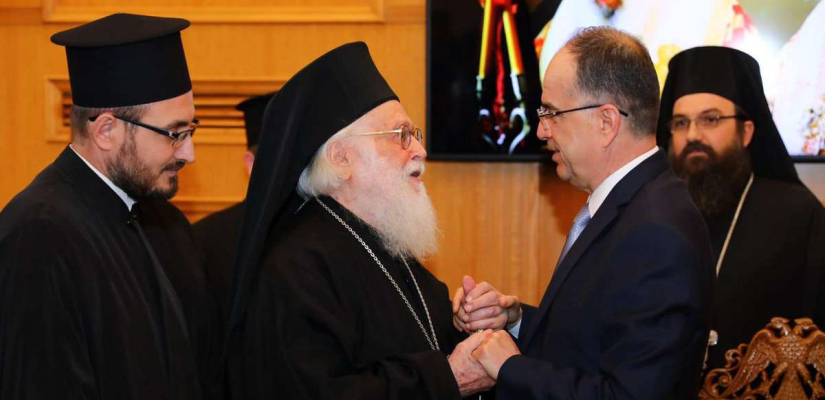 Πρόεδρος Αλβανίας για τον Αρχιεπίσκοπο Αναστάσιο: «H Εκκλησία και οι πιστοί έχασαν τον πατέρα τους και τον ποιμένα, έναν αγαπημένο και έντιμο ηγέτη»