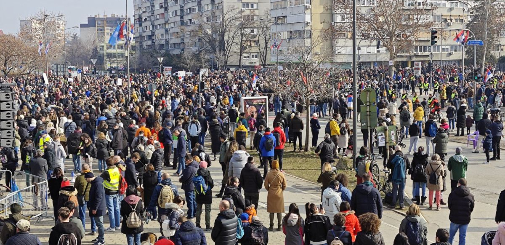 Σερβία: Το Νόβι Σαντ παραμένει αποκλεισμένο από τους φοιτητές - Στηρίζει τους διαδηλωτές και η Μαντόνα