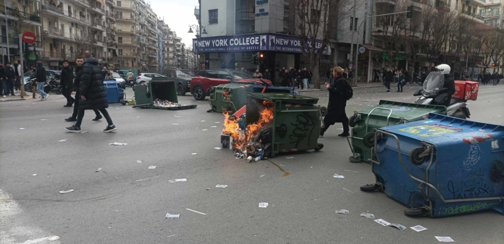 Θεσσαλονίκη: Δεκαέξι προσαγωγές μετά τη μεγάλη πορεία για τα θύματα των Τεμπών (βίντεο, φωτ.)