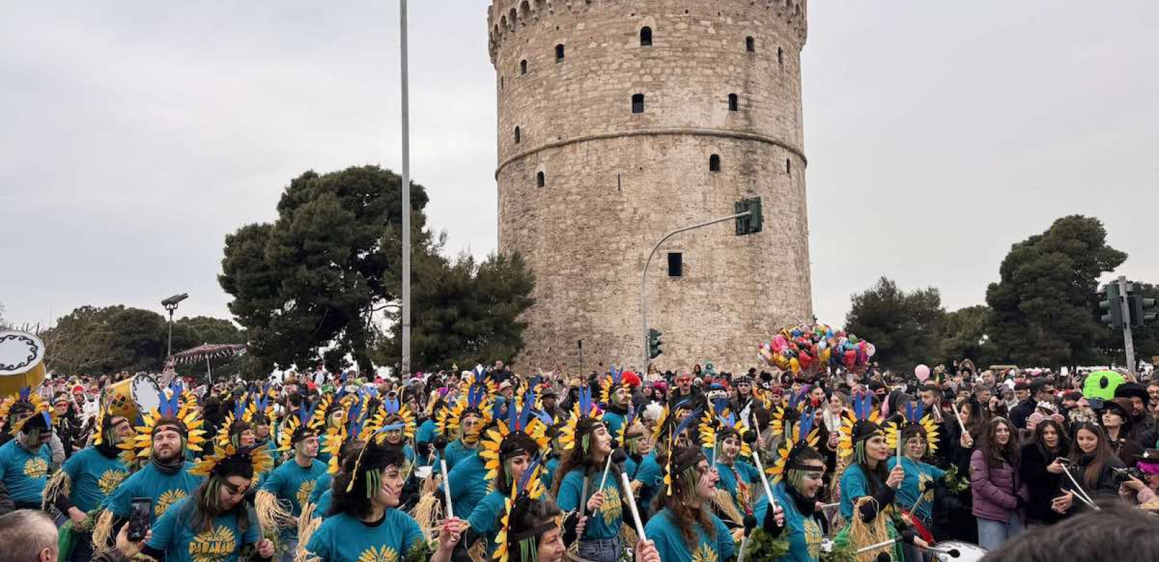 Θεσσαλονίκη: Ολοκληρώθηκε η μεγάλη καρναβαλική παρέλαση - Τουλάχιστον 5.000 συμμετέχοντες (live εικόνα)