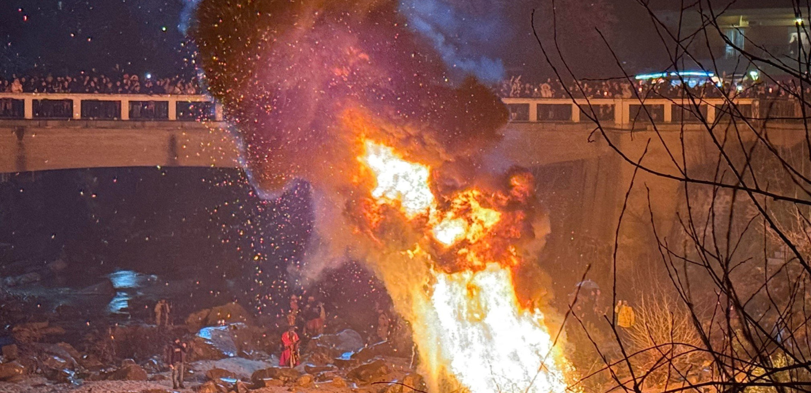 Ξάνθη: Αυλαία για το Καρναβάλι με το κάψιμο του Τζάρου και βροχή πυροτεχνημάτων