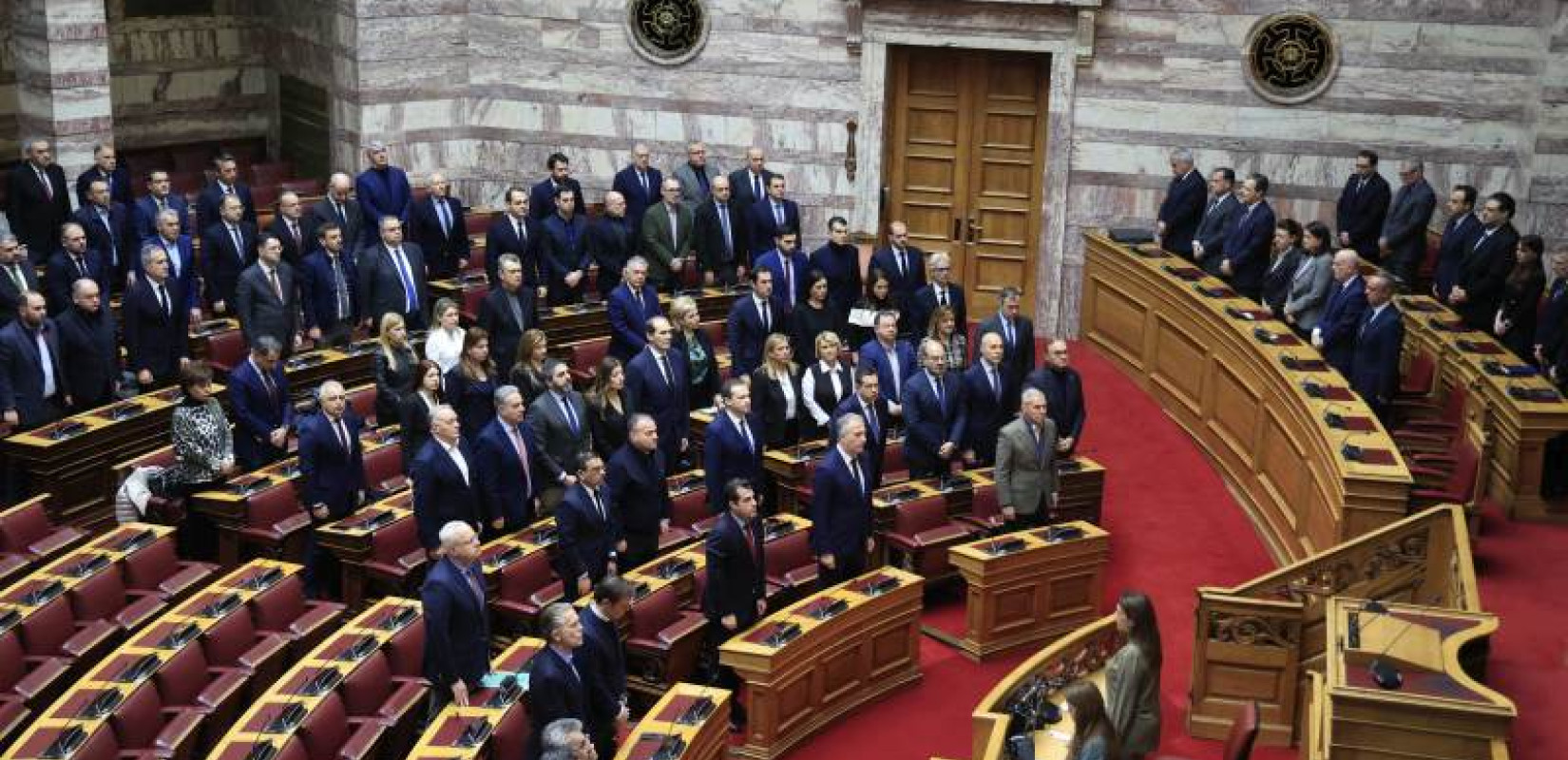 Βουλή: Τηρήθηκε ενός λεπτού σιγή στη μνήμη των θυμάτων των Τεμπών