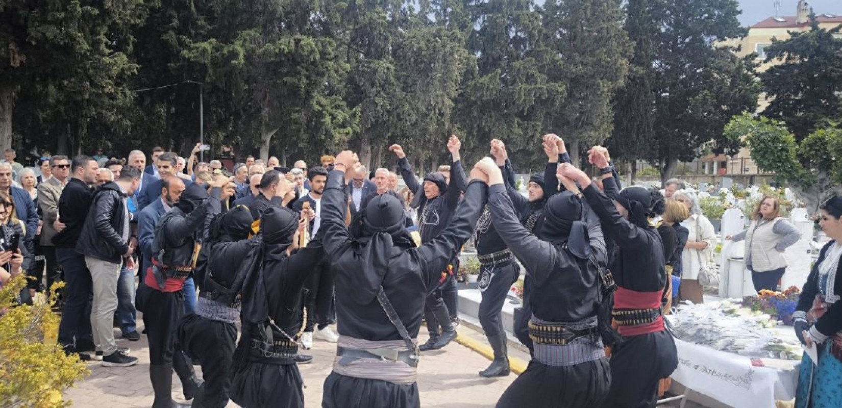 Καλαμαριά: Αναβίωσε και φέτος το ταφικό έθιμο