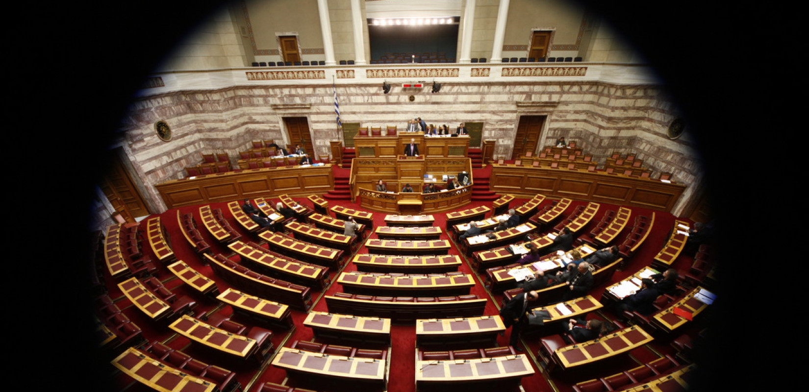 Δικογραφία για Τέμπη: Μόνο δώδεκα βουλευτές έχουν προσέλθει για να τη μελετήσουν