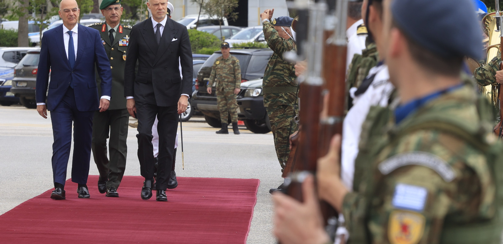 Συνάντηση Ν. Δένδια με τον υπουργό Άμυνας της Ουγγαρίας
