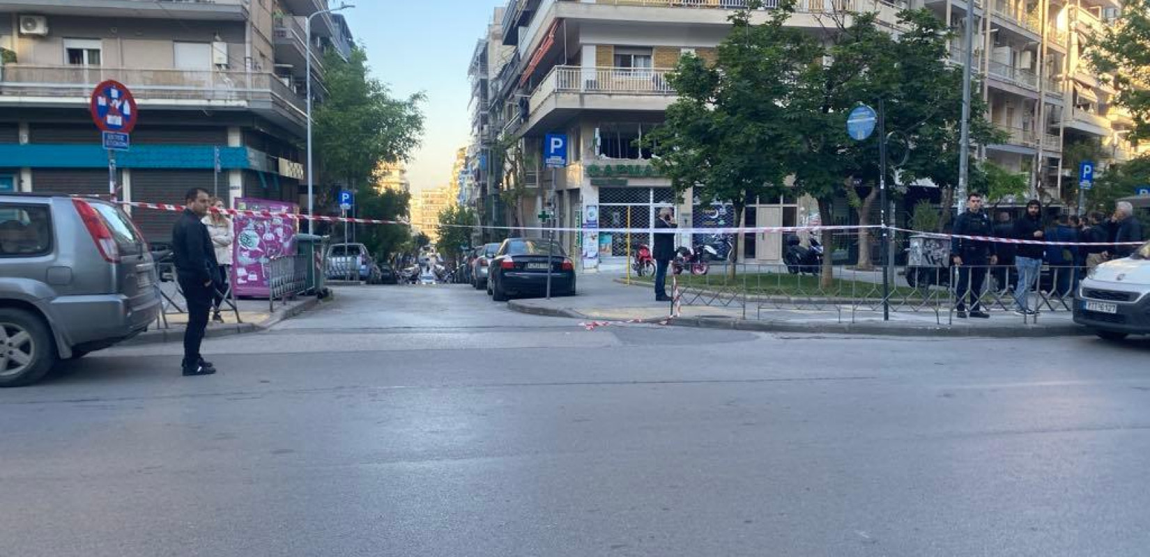 Έκρηξη στη Θεσσαλονίκη: Ψάχνουν να βρουν τον ενοικιαστή του Airbnb και τον κατασκευαστή της βόμβας - Έφοδοι σε σπίτια από της ΕΛΑΣ (βίντεο)