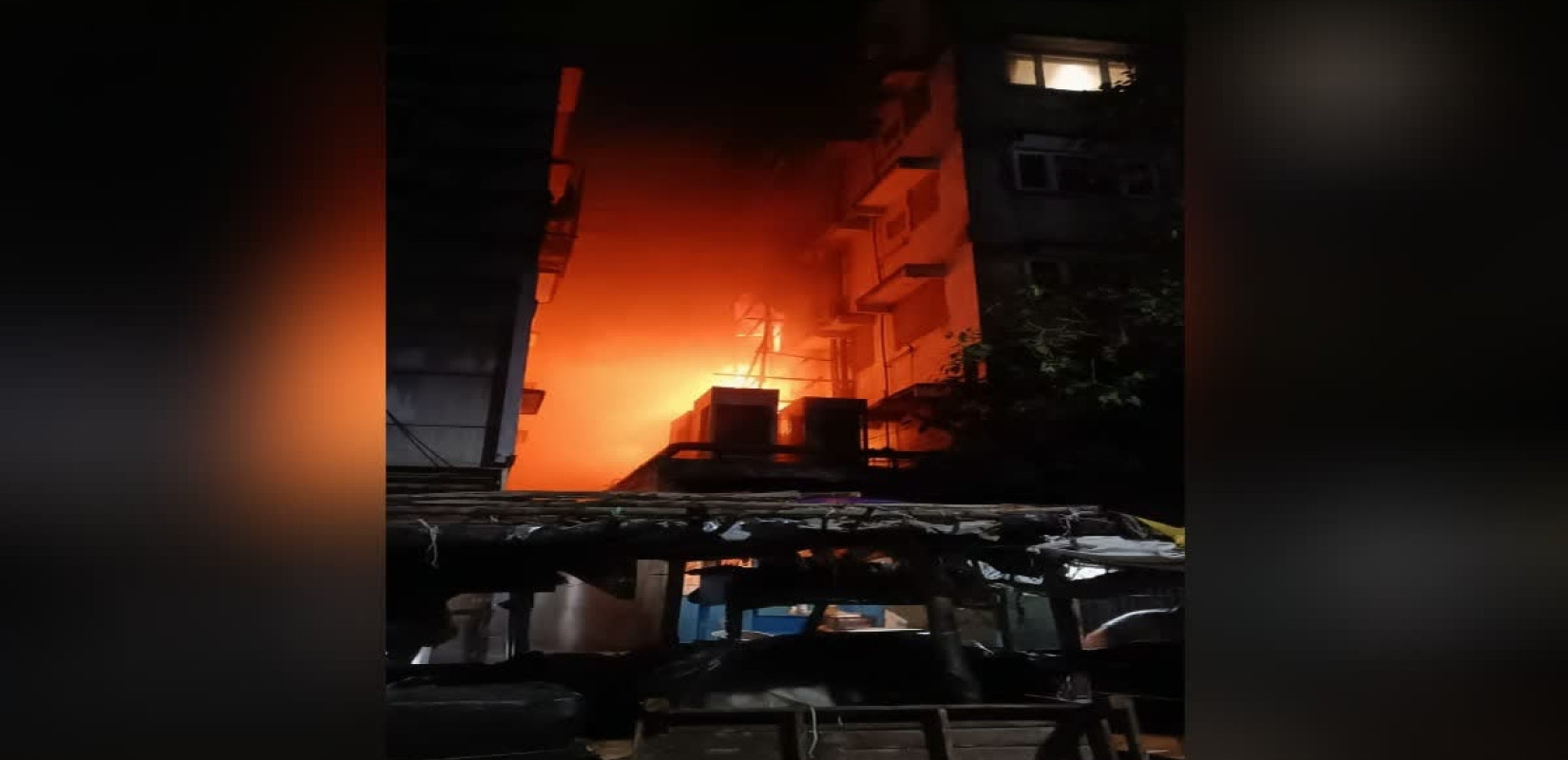 Τραγωδία στην Ινδία: Τουλάχιστον 15 νεκροί από φωτιά σε ξενοδοχείο (βίντεο)
