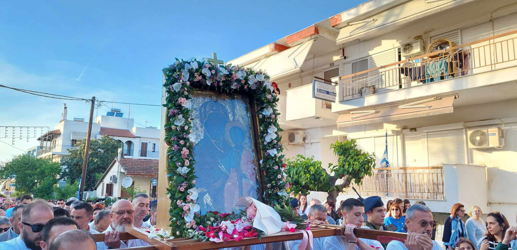 Ν. Μηχανιώνα: Πλήθος πιστών  υποδέχτηκε με τιμές την ιερή εικόνα της "Παναγιάς της Προσφυγιάς" (βίντεο)