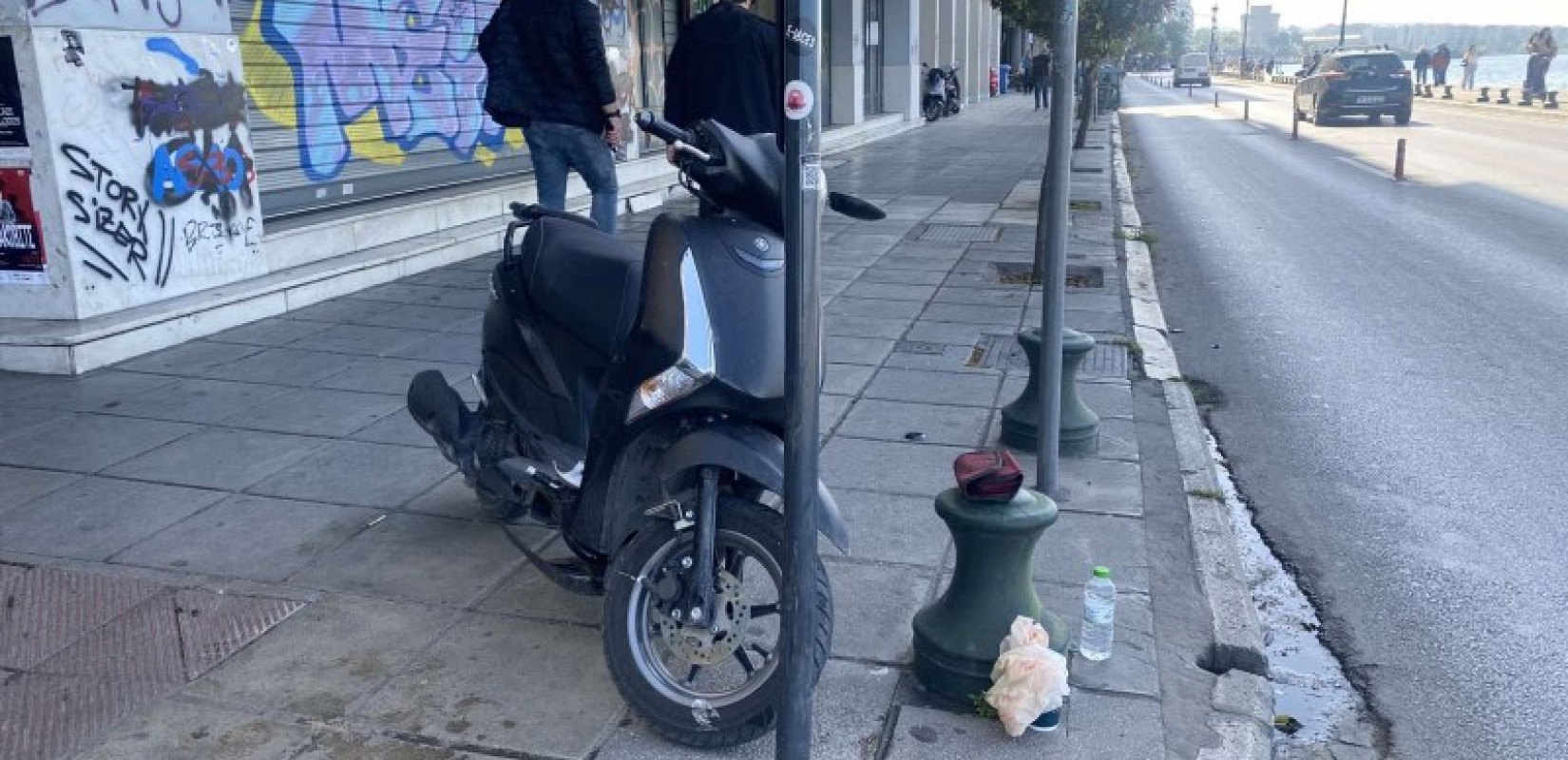 Θεσσαλονίκη: Σοβαρό τροχαίο με εγκατάλειψη στο κέντρο - Οδηγός εγκατάλειψε αναβάτιδα μηχανής
