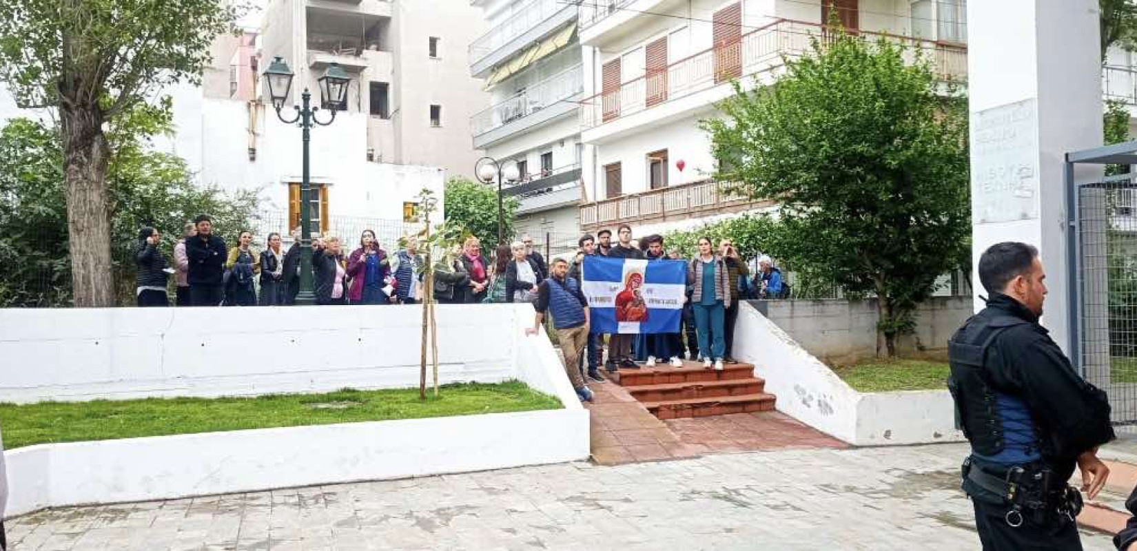 Θεσσαλονίκη: Εισβολή μελών χριστιανικών οργανώσεων σε εκδήλωση με τον εικαστικό Χρ. Κατσαδιώτη