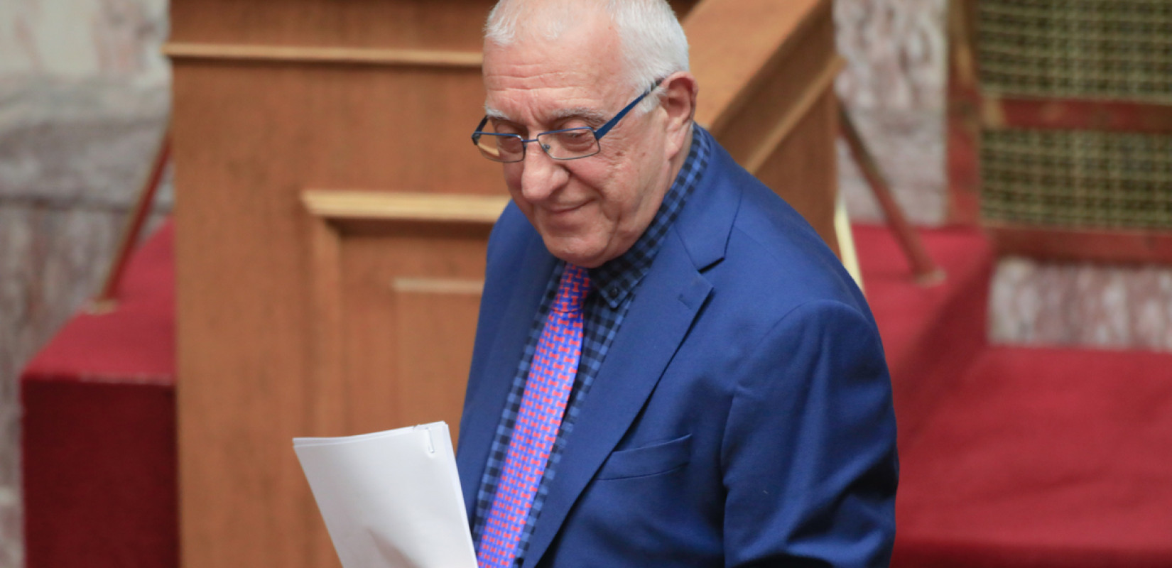 Βουλή: «Κόφτης» στο μικρόφωνο για όσους υπερβαίνουν τον χρόνο ομιλίας (βίντεο)