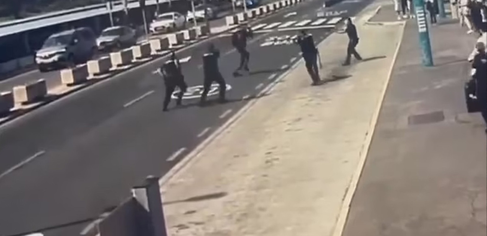 Δείτε βίντεο: Η στιγμή που η ισπανική αστυνομία σκοτώνει 18χρονο στο αεροδρόμιο της Γκραν Κανάρια