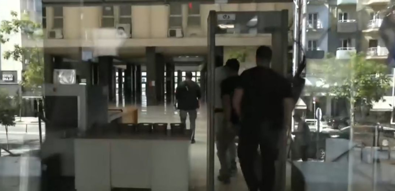 Θεσσαλονίκη: Προθεσμία για να απολογηθεί έλαβε ο 49χρονος Τούρκος που πυροβόλησε όχημα της ΕΥΠ στη Θέρμη (βίντεο)