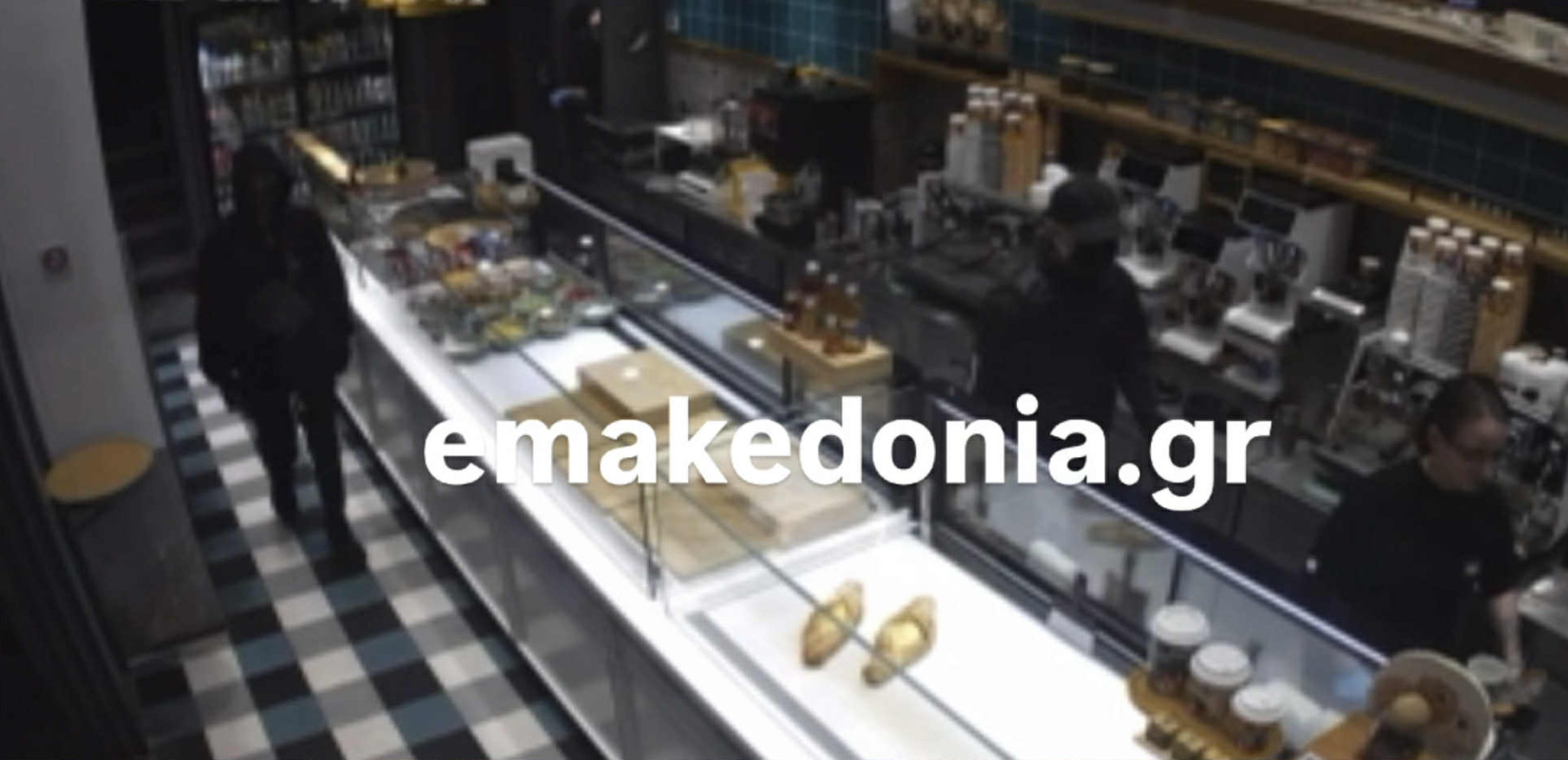 Θεσσαλονίκη: Βίντεο ντοκουμέντο από την δράση του 16χρονου ληστή - Μέσα σε 25 δευτερόλεπτα «σήκωνε» ταμεία