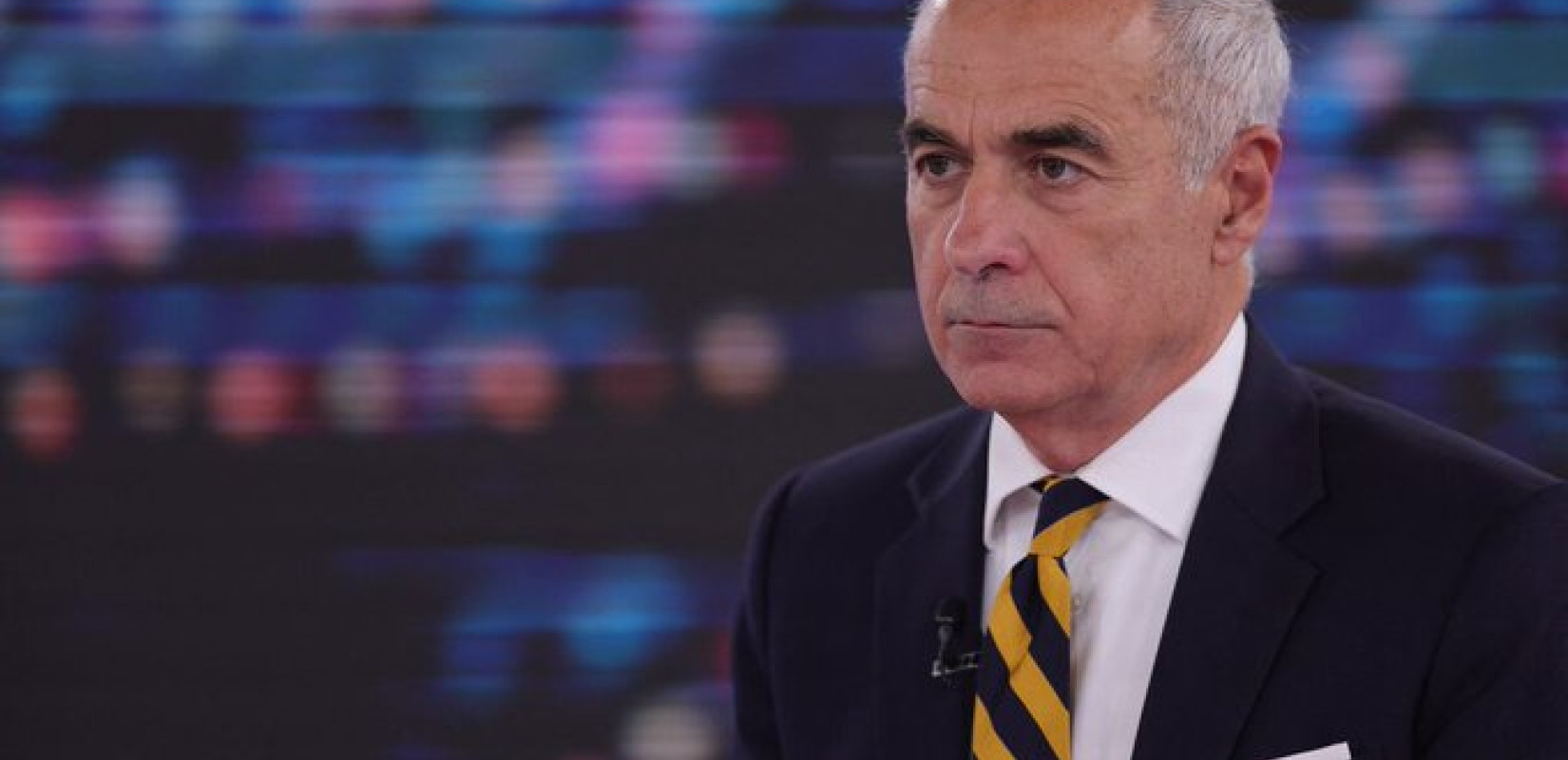 Ρουμανία: Ο Καλίν Τζορτζέσκου ανακοινώνει πως αποσύρεται από τις εκλογές
