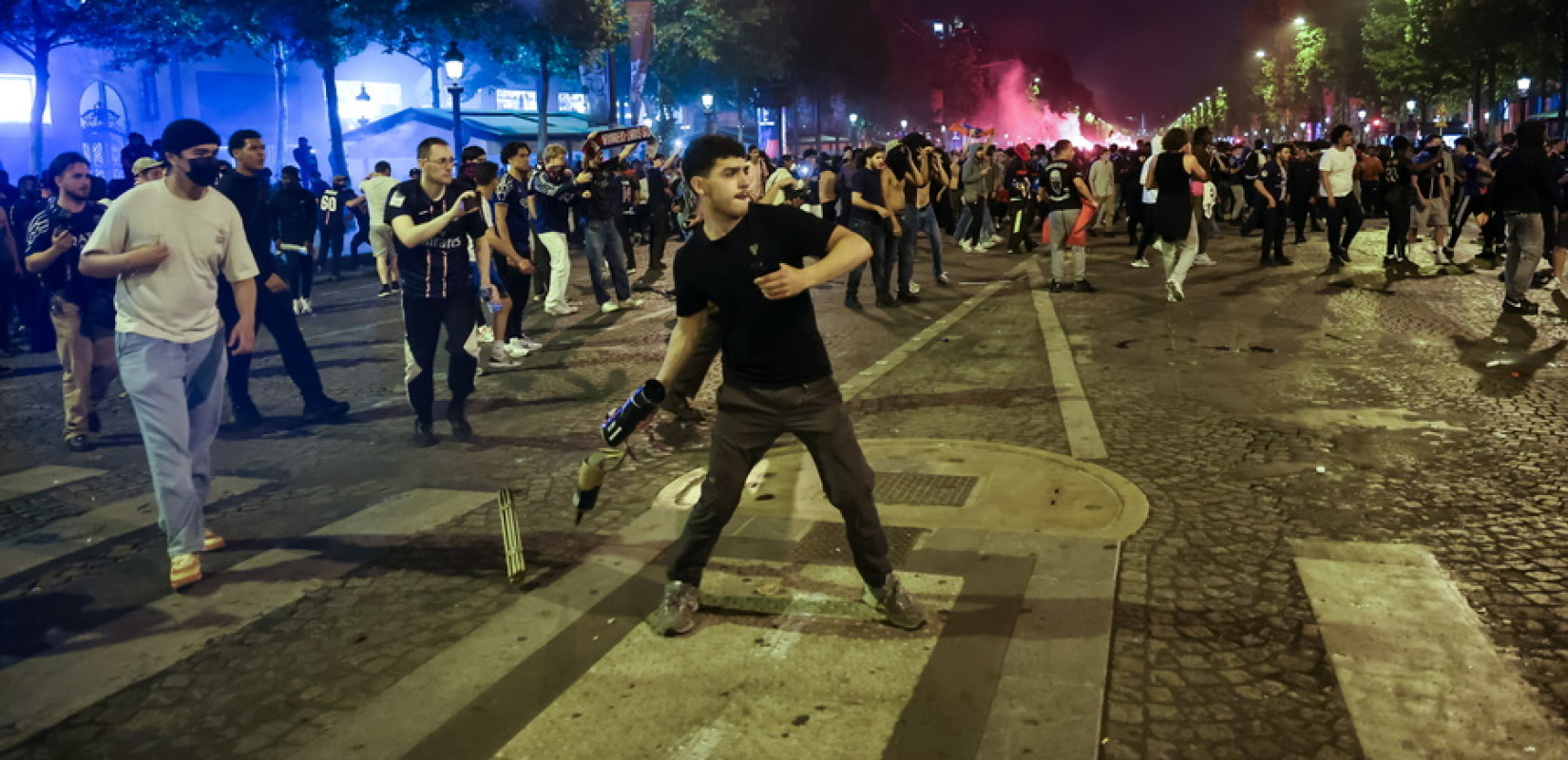 Χάος στη Γαλλία: Δύο νεκροί μετά την κατάκτηση του Champions League από την Παρί Σεν Ζερμέν (βίντεο)