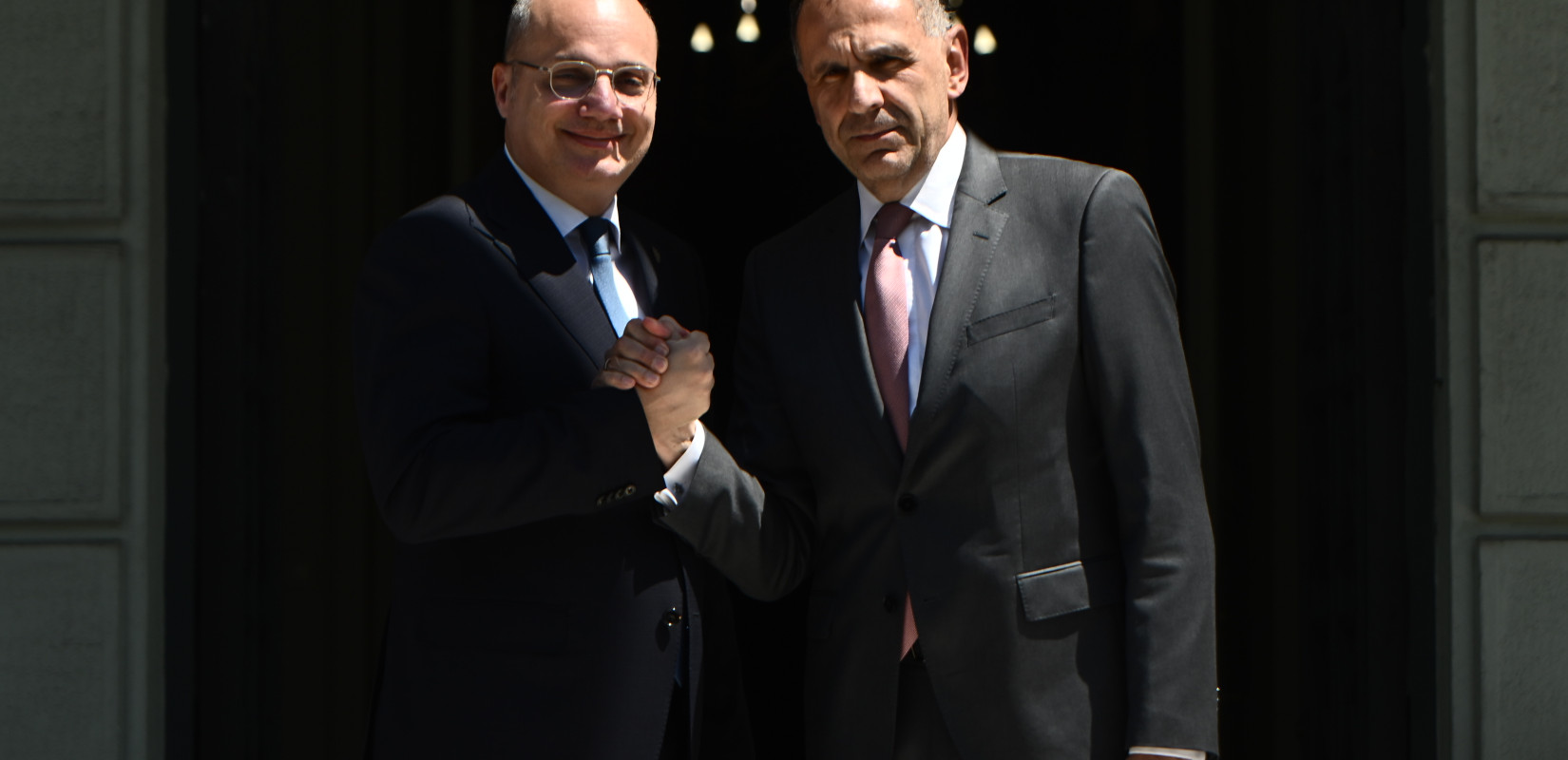 Γ. Γεραπετρίτης στη συνάντηση με τον Αλβανό ΥΠΕΞ: Η ελληνική μειονότητα στην Αλβανία, μείζονα προτεραιότητα για την Ελλάδα