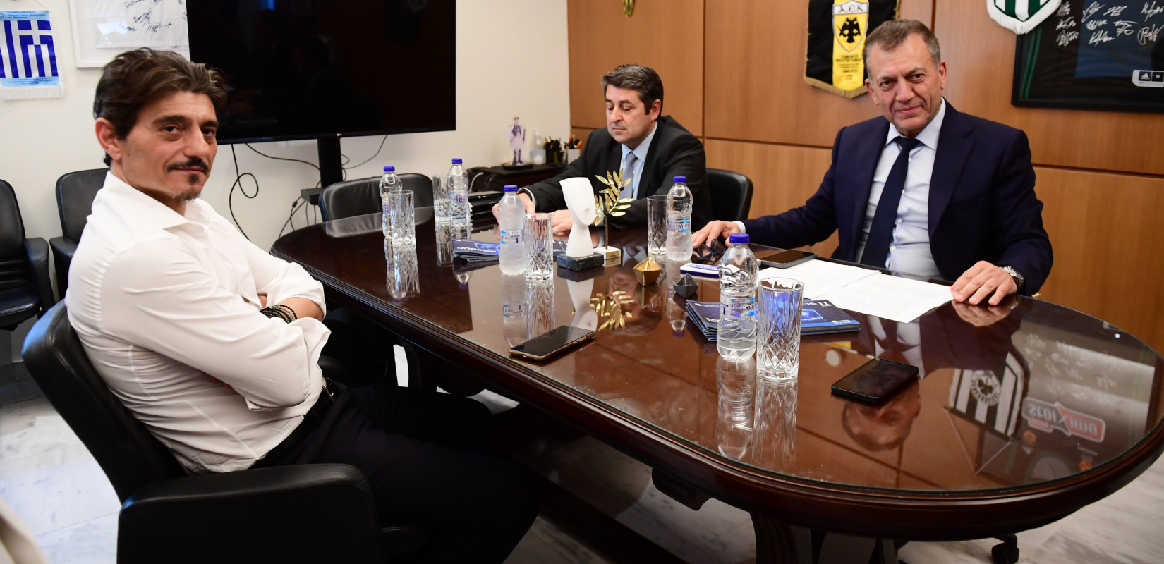 Μπάσκετ: Την Παρασκευή (6/6) η επανεκκίνηση των τελικών - Οι δηλώσεις Βρούτση, Γιαννακόπουλου και Αγγελόπουλων (βίντεο)