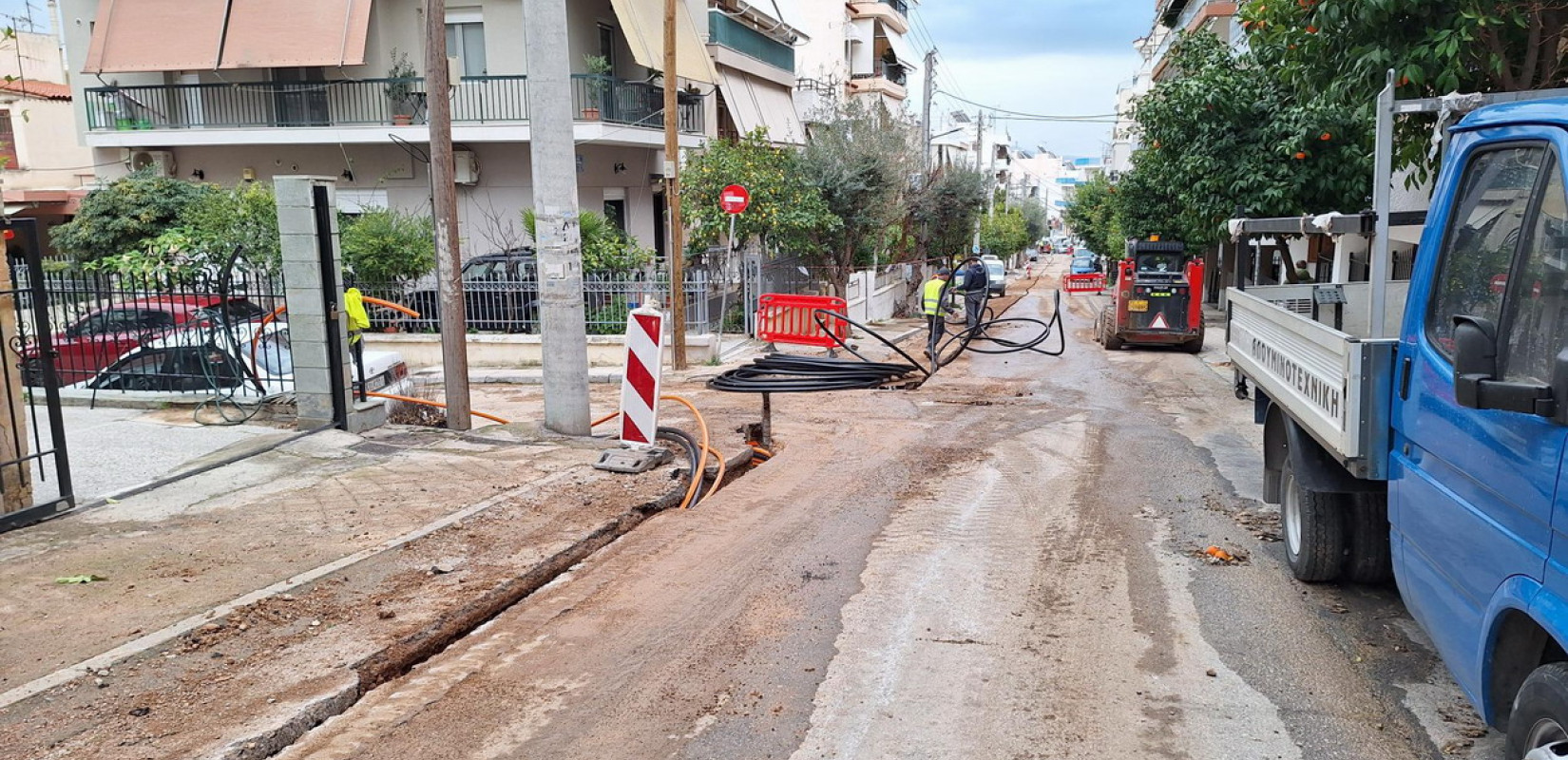 Εύοσμος: Μπάχαλο οι δρόμοι από τα έργα οπτικών ινών -Πρόστιμα και μηνύσεις ετοιμάζει ο δήμος