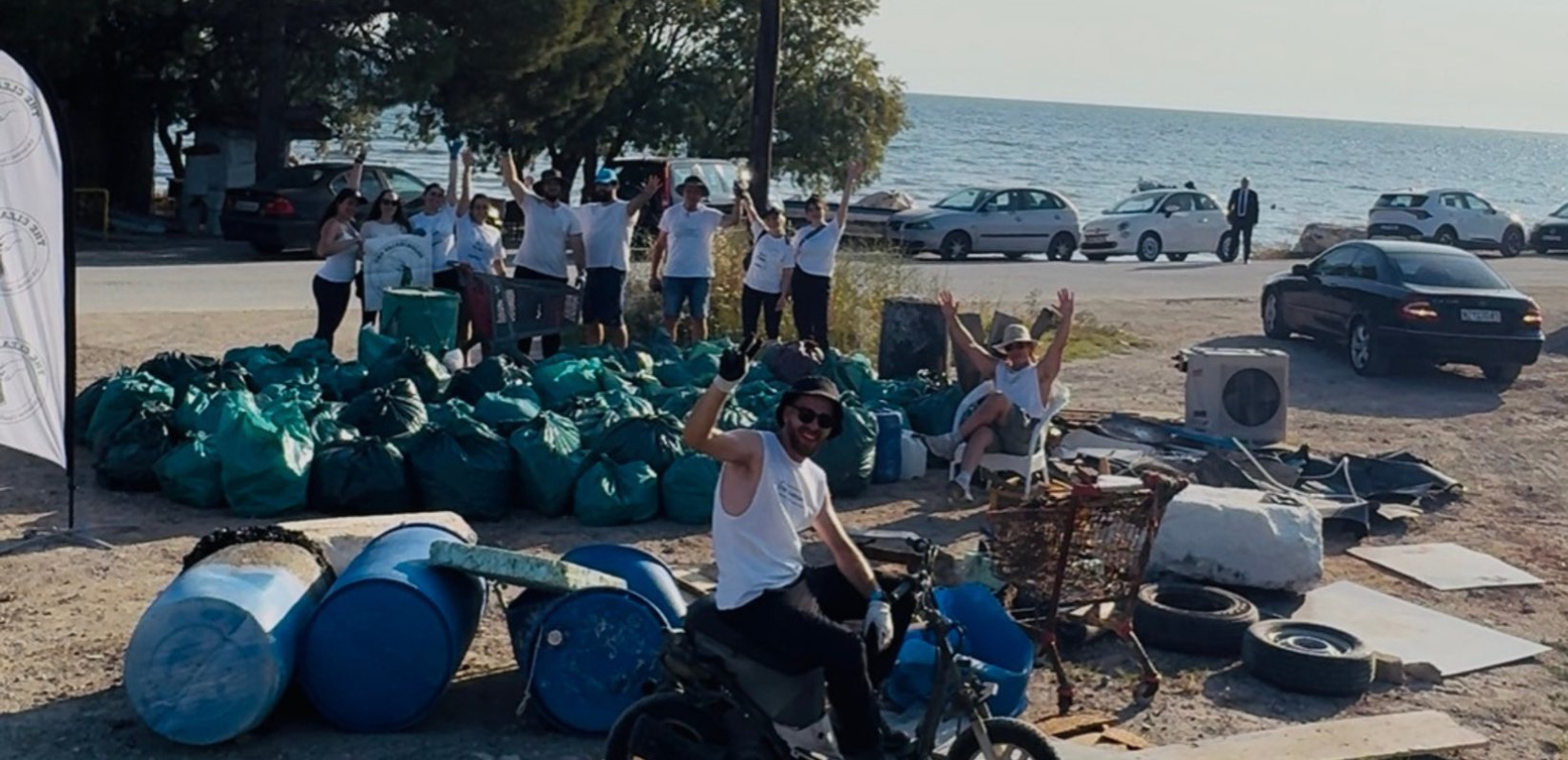 Εθελοντές καθάρισαν όλο το παραλιακό μέτωπο Καλαμαριάς σε μια μόλις ημέρα (Φωτό)